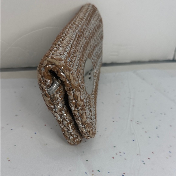 The Gap Elegant Silver and gold metallic Woven Clutch - Picture 4 of 9